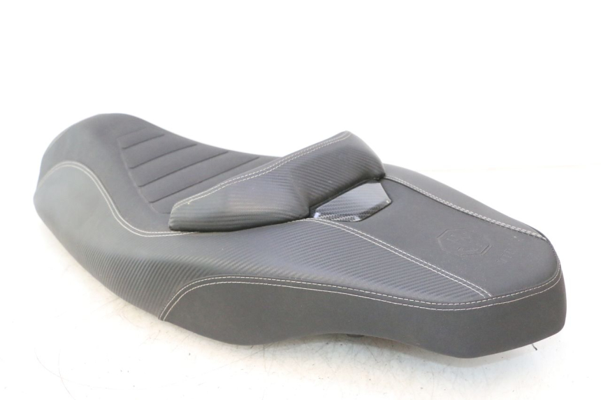 photo de ASIENTO JM MOTORS R-MAX TECH 50 (2024 - 2026) - Detalles de los puntos de fijación