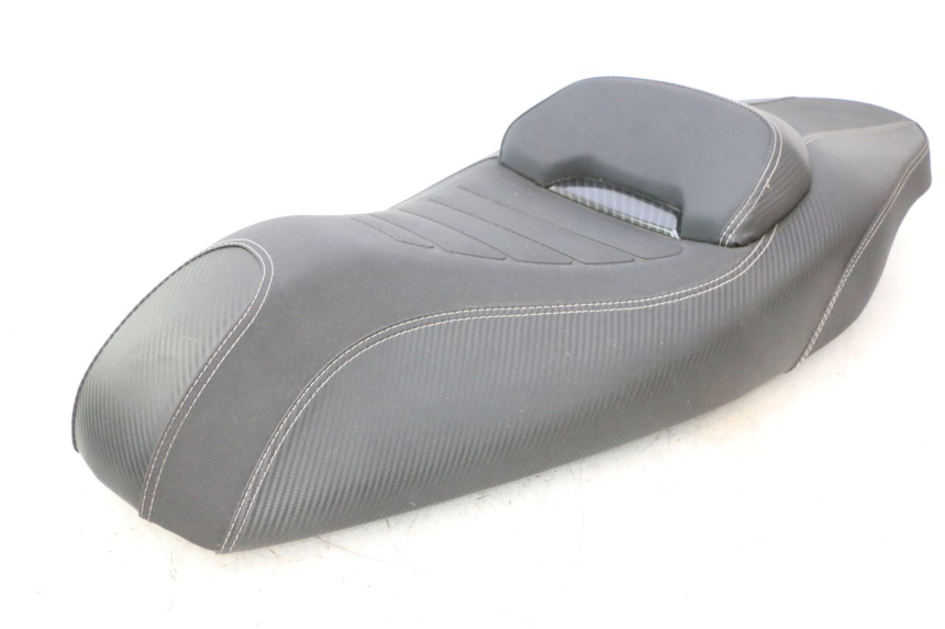 photo de ASIENTO JM MOTORS R-MAX TECH 50 (2024 - 2026) - Estado de la superficie y material