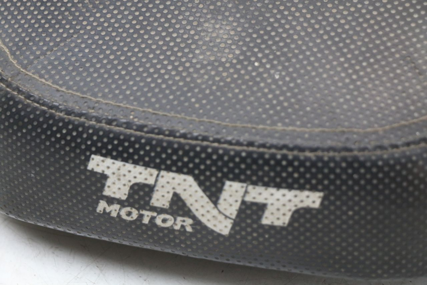 photo de ASIENTO TNT MOTOR ROMA 10' 2T 50 (2011 - 2018) - Estado de la superficie y material