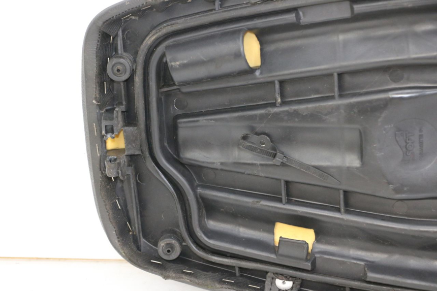 photo de ASIENTO GILERA RUNNER LC 50 (1997 - 1998) - Primer plano de alta resolución