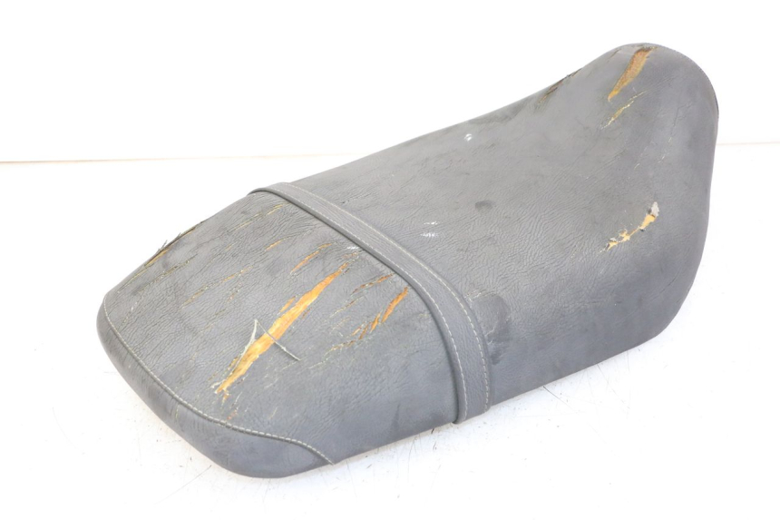 photo de ASIENTO GILERA RUNNER LC 50 (1997 - 1998) - Detalles de los puntos de fijación