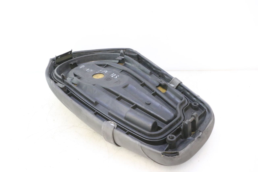 photo de ASIENTO GILERA RUNNER SP 50 (2002 - 2004) - Detalles de los puntos de fijación