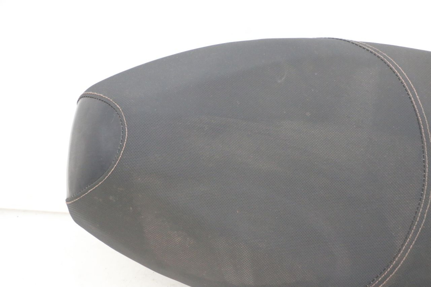 photo de ASIENTO JM MOTORS SANTANA EVO 50 (2024 - 2026) - Zoom sobre los componentes