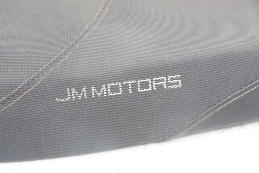 photo de ASIENTO JM MOTORS SANTANA EVO 50 (2024 - 2026) - Detalles de los puntos de fijación