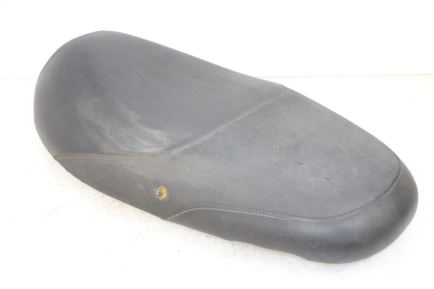 photo de ASIENTO JM MOTORS SANTANA 50 (2014 - 2023) - Estado de la superficie y material