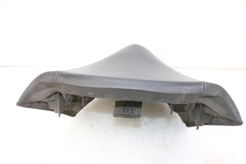 photo de ASIENTO PEUGEOT SATELIS 125 (2013 - 2018) - Detalle de la pieza