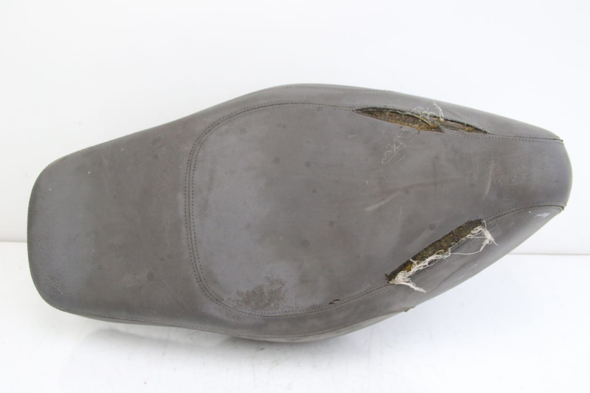 photo de ASIENTO APRILIA SCARABEO 4T 50 (2009 - 2017) - Detalles de los puntos de fijación