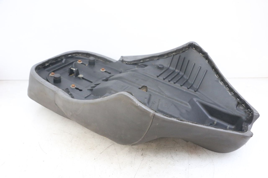 photo de ASIENTO APRILIA SCARABEO GT 125 (1999 - 2007) - Detalle de la pieza