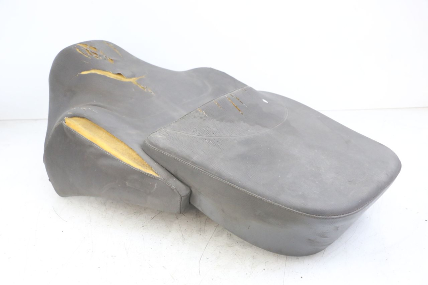 photo de ASIENTO APRILIA SCARABEO GT 125 (1999 - 2007) - Zoom sobre los componentes