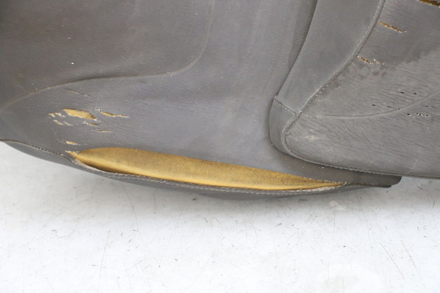 photo de ASIENTO APRILIA SCARABEO GT 125 (1999 - 2007) - Enfoque en la estructura