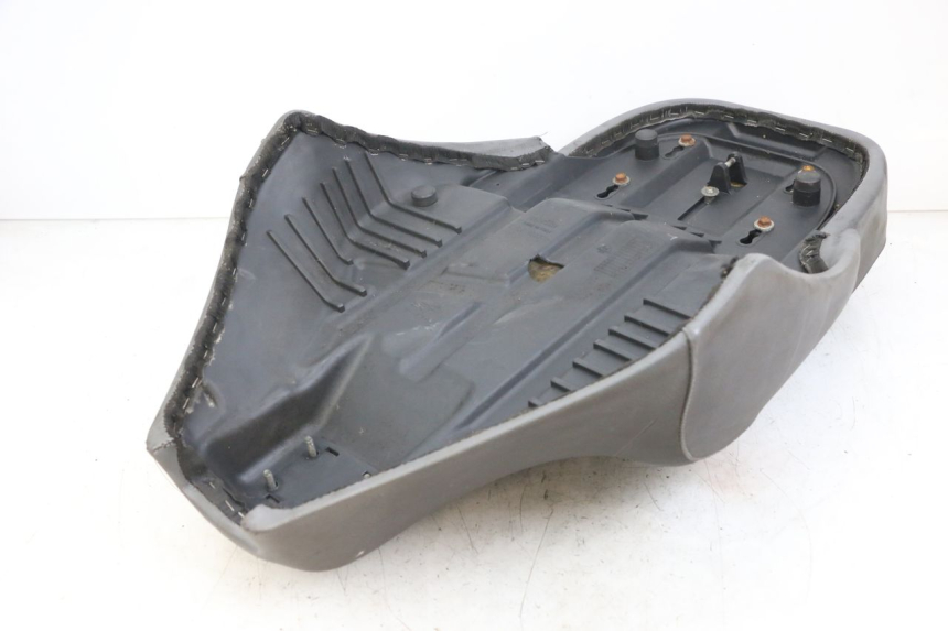 photo de ASIENTO APRILIA SCARABEO GT 125 (1999 - 2007) - Zoom estado de uso