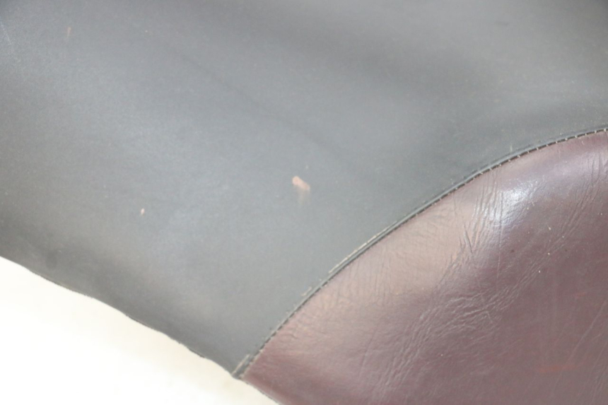 photo de ASIENTO APRILIA SCARABEO GT TOURING 125 (1999 - 2005) - Zoom sobre los componentes