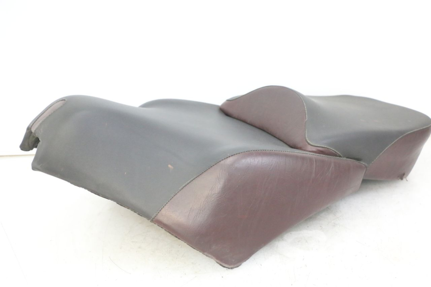 photo de ASIENTO APRILIA SCARABEO GT TOURING 125 (1999 - 2005) - Primer plano de alta resolución