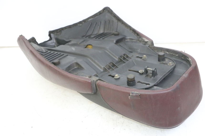 photo de ASIENTO APRILIA SCARABEO GT TOURING 125 (1999 - 2005) - Primer plano técnico