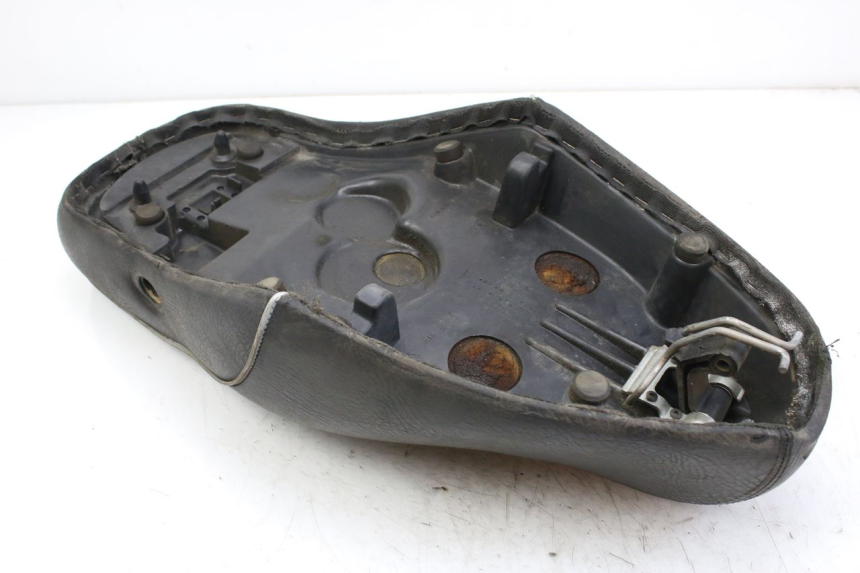 photo de ASIENTO APRILIA SCARABEO 100 (2003 - 2012) - Primer plano técnico