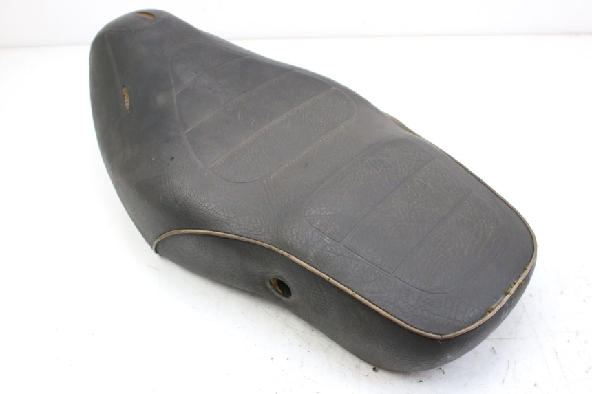 photo de ASIENTO APRILIA SCARABEO 100 (2003 - 2012) - Estado de la superficie y material