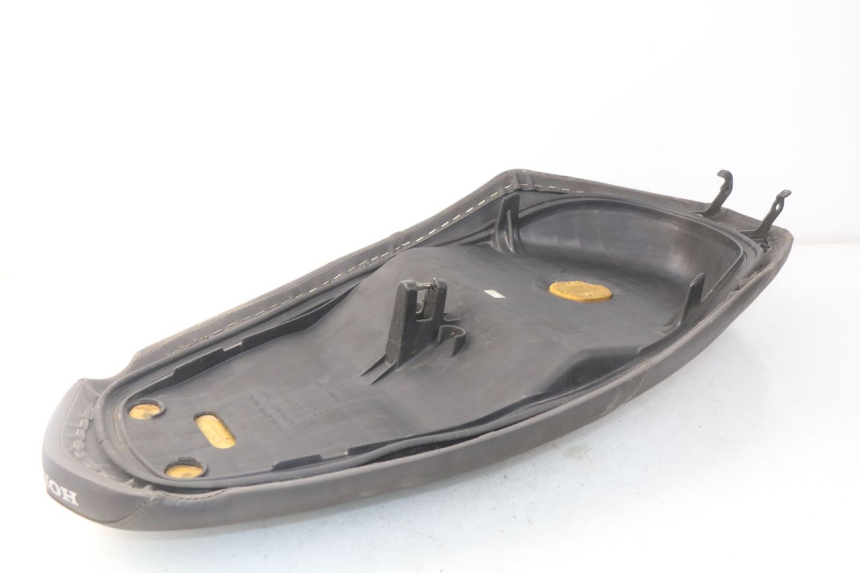 photo de ASIENTO HONDA SES DYLAN 125 (2002 - 2006) - Recambio usado revisado