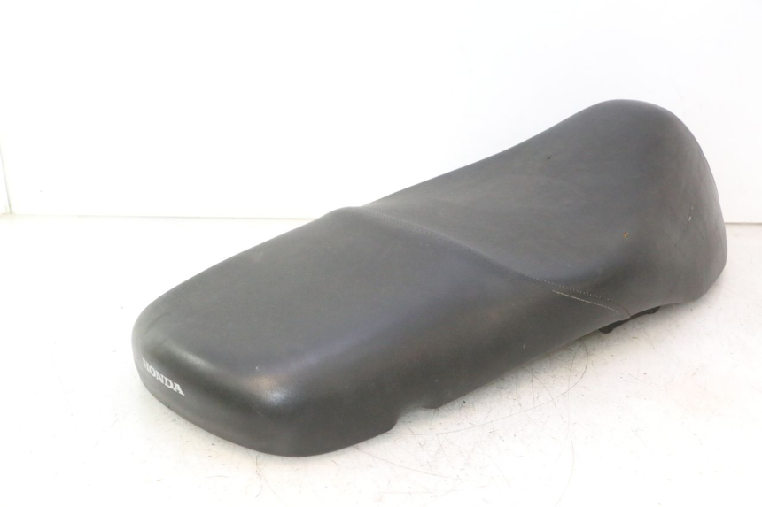 photo de ASIENTO HONDA SH 125 (2001 - 2003) - Primer plano de alta resolución