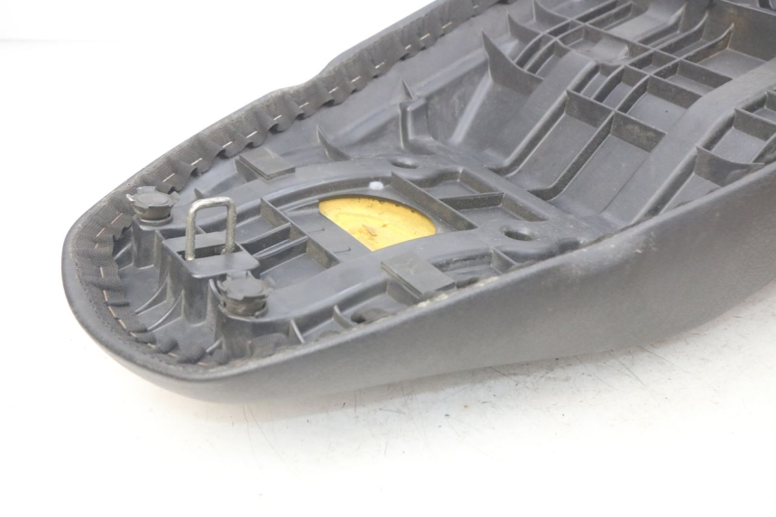 photo de ASIENTO SUZUKI SIXTEEN 125 (2008 - 2010) - Marcados y referencias originales