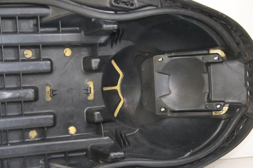 photo de ASIENTO MBK SKYCRUISER 125 (2006 - 2009) - Detalles de los puntos de fijación