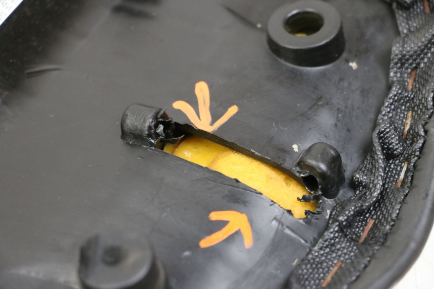 photo de ASIENTO PEUGEOT SPEEDFIGHT 4 2T 50 (2015 - 2019) - Detalles de los puntos de fijación