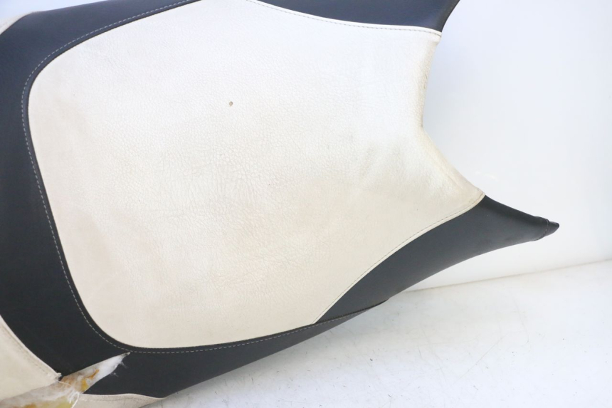 photo de ASIENTO CAN-AM SPYDER RS 1000 (2008 - 2012) - Perfil de la pieza de repuesto