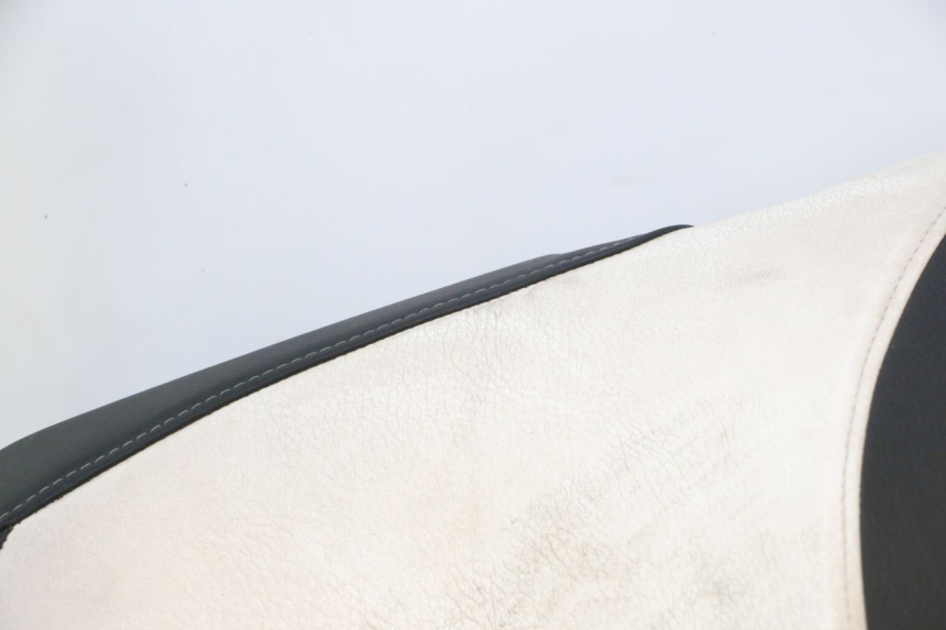 photo de ASIENTO CAN-AM SPYDER RS 1000 (2008 - 2012) - Primer plano técnico