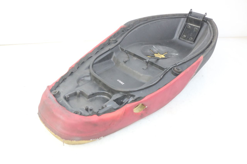 photo de ASIENTO APRILIA SR 2T 50 (2012 - 2017) - Detalles de los puntos de fijación