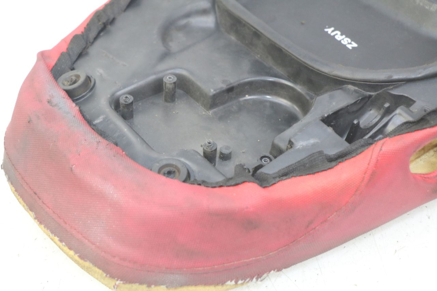 photo de ASIENTO APRILIA SR 2T 50 (2012 - 2017) - Estado de la superficie y material