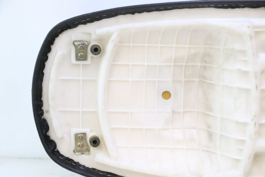 photo de ASIENTO RAZZO STEED 125 (2012 - 2018) - Estado de la superficie y material
