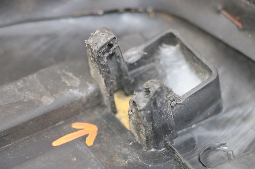 photo de ASIENTO MBK STUNT NAKED 50 (2004 - 2018) - Detalle de la pieza