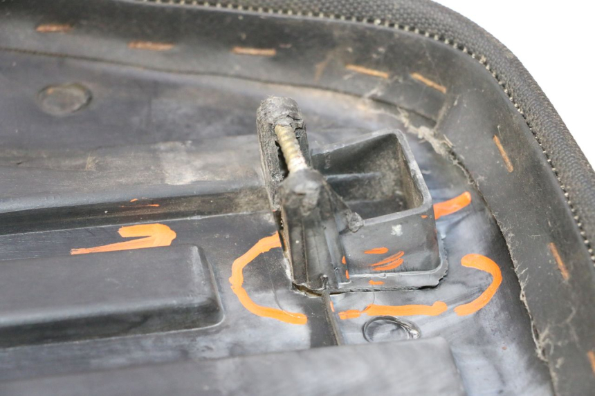 photo de ASIENTO MBK STUNT NAKED 50 (2004 - 2018) - Detalle de la pieza