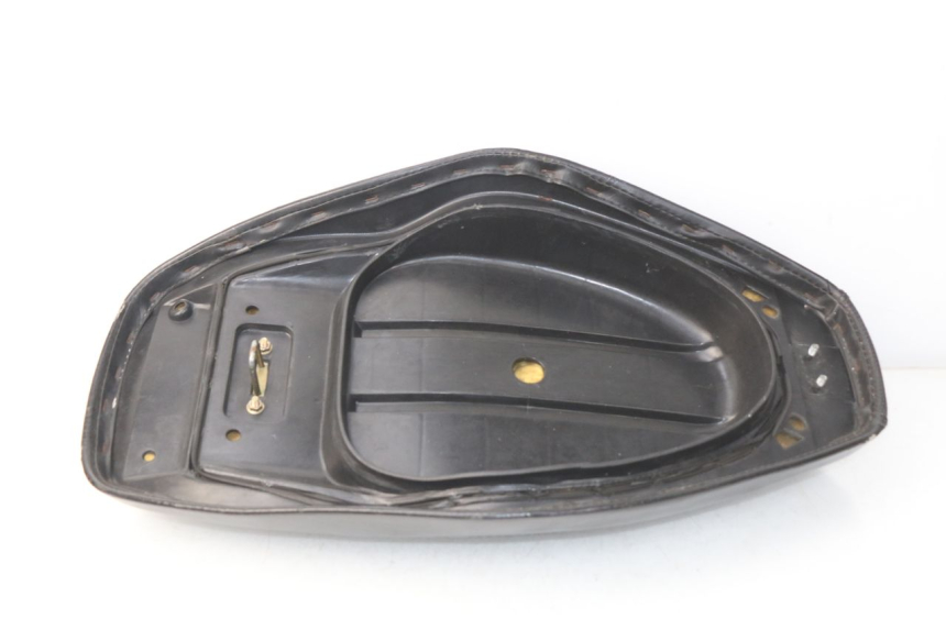 photo de ASIENTO JM MOTORS SUNNY 50 (2017 - 2020) - Detalles de los puntos de fijación