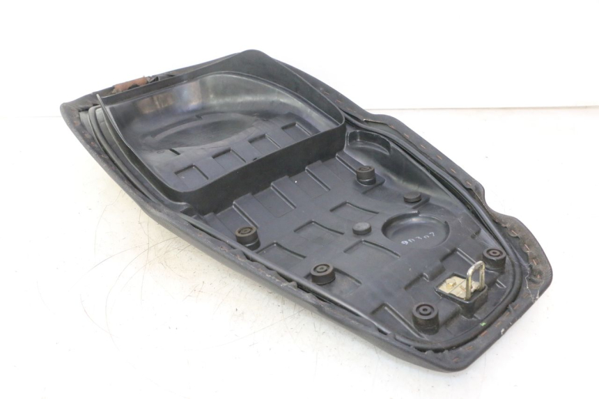 photo de ASIENTO KYMCO SUPER 8 2T 50 (2007 - 2013) - Ángulo de visión alternativo
