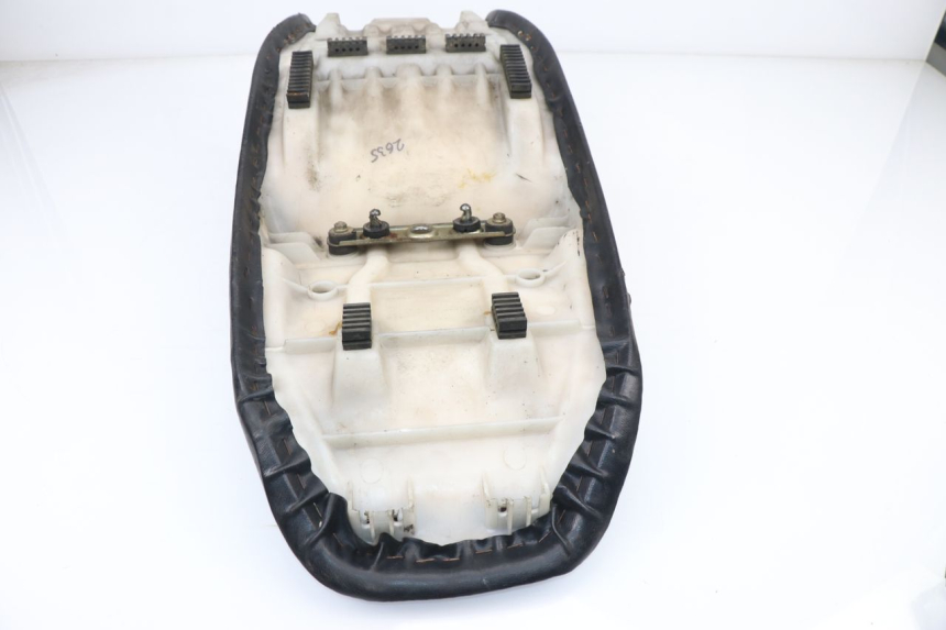 photo de ASIENTO SUZUKI GSX F GSXF 750 (1988 - 1998) - Zoom sobre los componentes