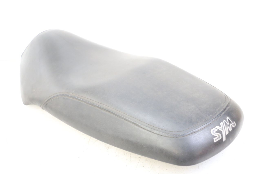 photo de ASIENTO SYM ORBIT III 3 4T 50 (2018 - 2021) - Estado de la superficie y material