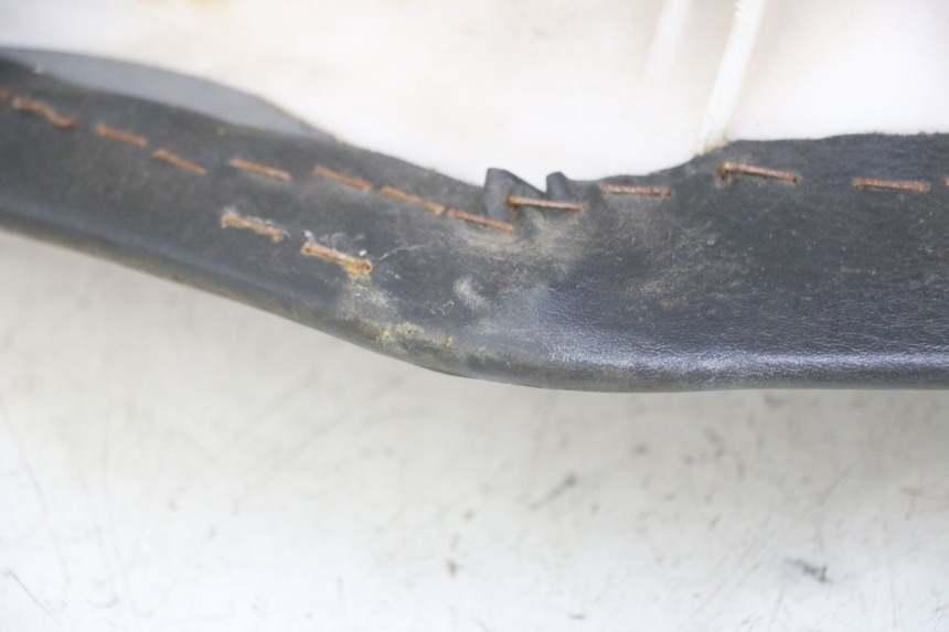 photo de ASIENTO YAMAHA TDR DELTABOX 125 (1997 - 2003) - Detalles de los puntos de fijación