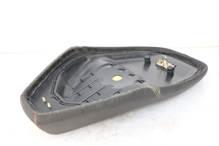 photo de ASIENTO TNT MOTOR BOSTON 4T 50 (2018 - 2025) - Zoom sobre los componentes