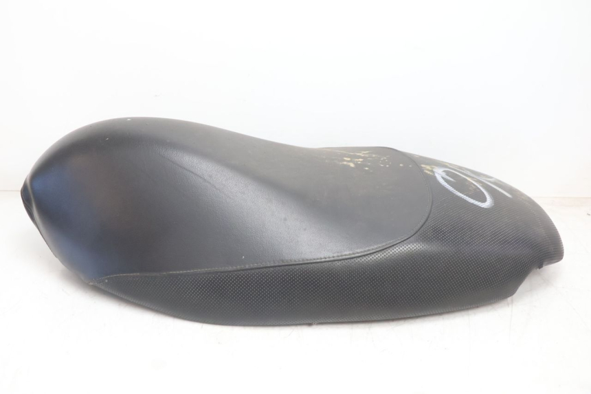photo de ASIENTO PEUGEOT TREKKER TKR 50 (2005 - 2014) - Detalles de los puntos de fijación