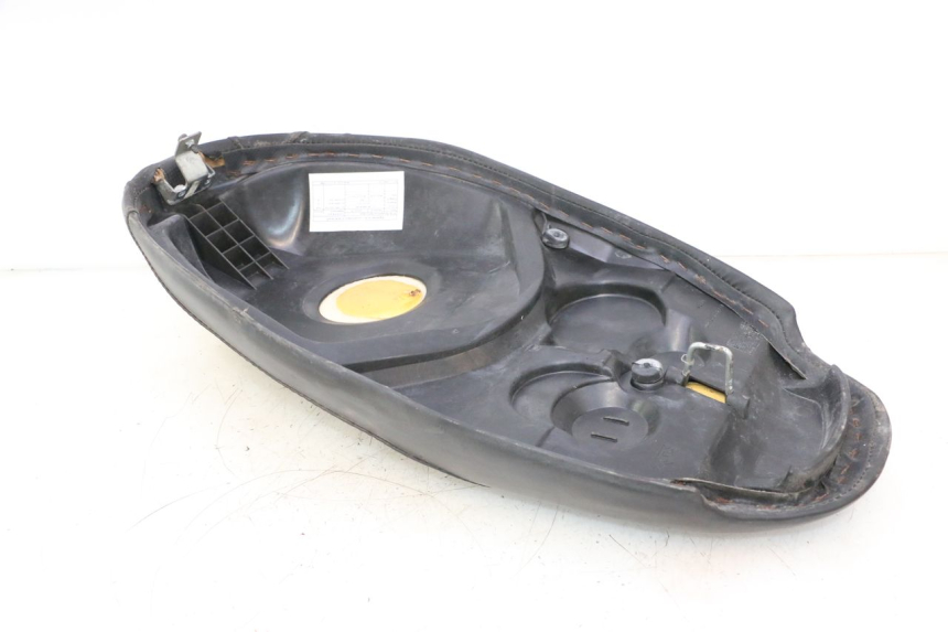 photo de ASIENTO PEUGEOT TREKKER 50 (1995 - 2004) - Primer plano técnico