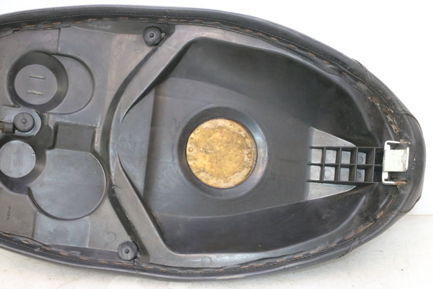 photo de ASIENTO PEUGEOT TREKKER 50 (1995 - 2004) - Enfoque en la estructura