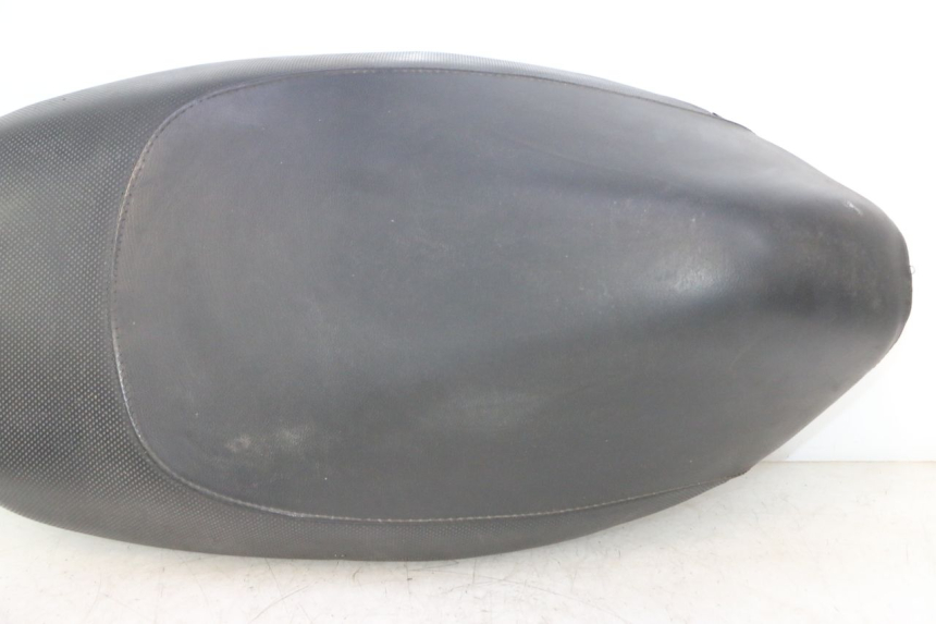 photo de ASIENTO PEUGEOT TREKKER 50 (1995 - 2004) - Detalle de la pieza