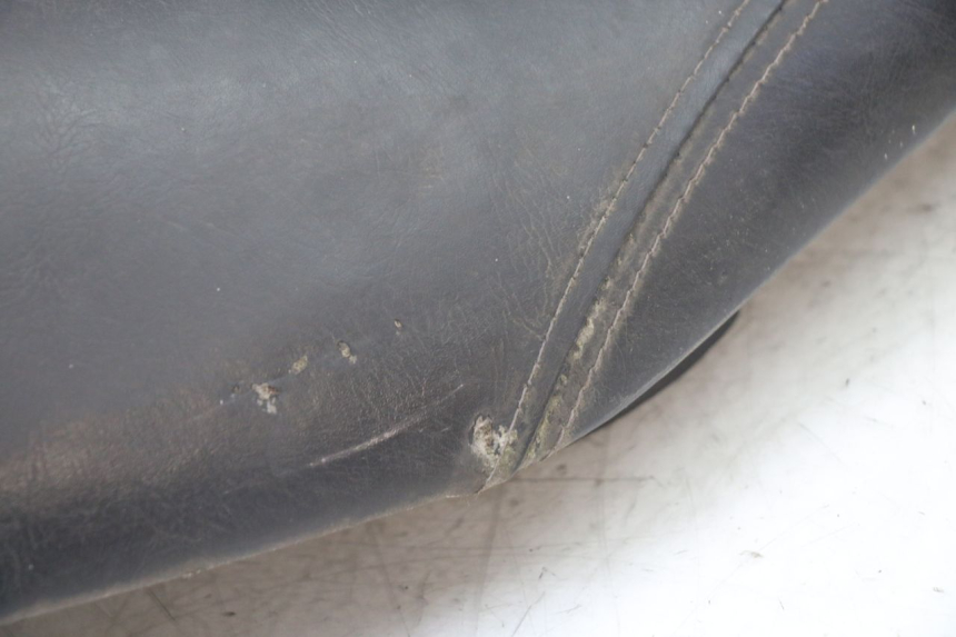 photo de ASIENTO PEUGEOT TWEET 4T 50 (2014 - 2019) - Detalles de los puntos de fijación