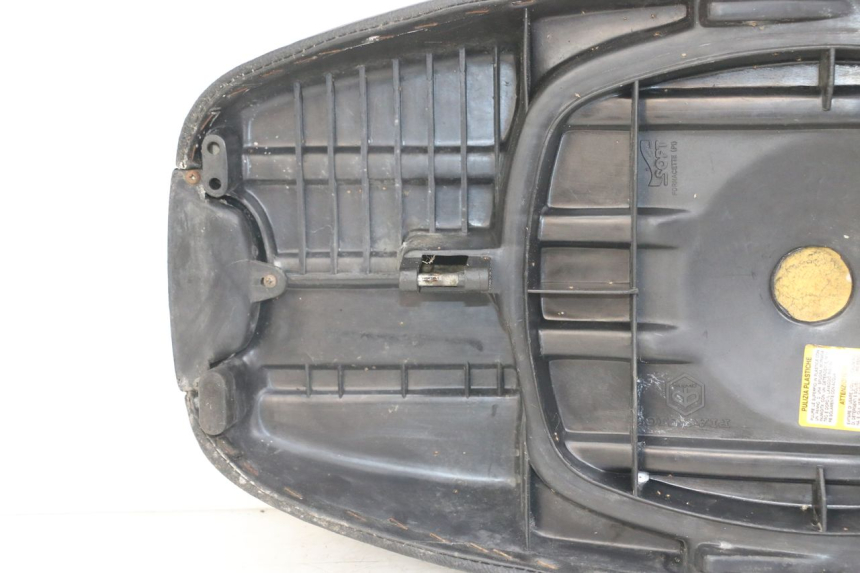 photo de ASIENTO PIAGGIO TYPHOON 80 (1994 - 1997) - Primer plano de alta resolución