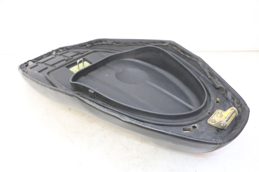 photo de ASIENTO PEUGEOT V-CLIC VCLIC 50 (2007 - 2013) - Detalles de los puntos de fijación