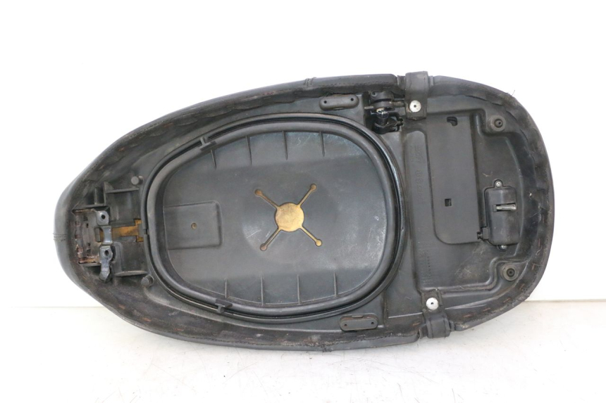 photo de ASIENTO PIAGGIO VESPA S 2T 50 (2007 - 2014) - Detalle de la pieza