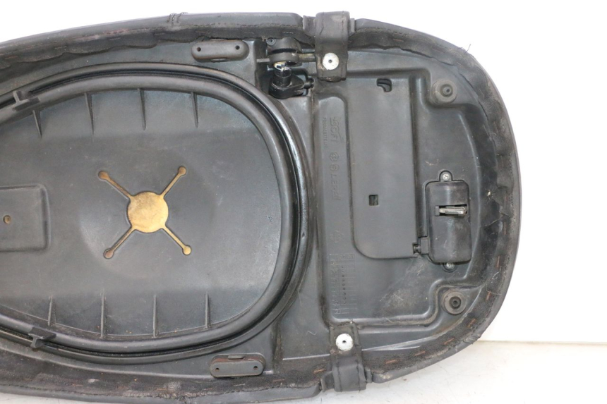 photo de ASIENTO PIAGGIO VESPA S 2T 50 (2007 - 2014) - Primer plano técnico