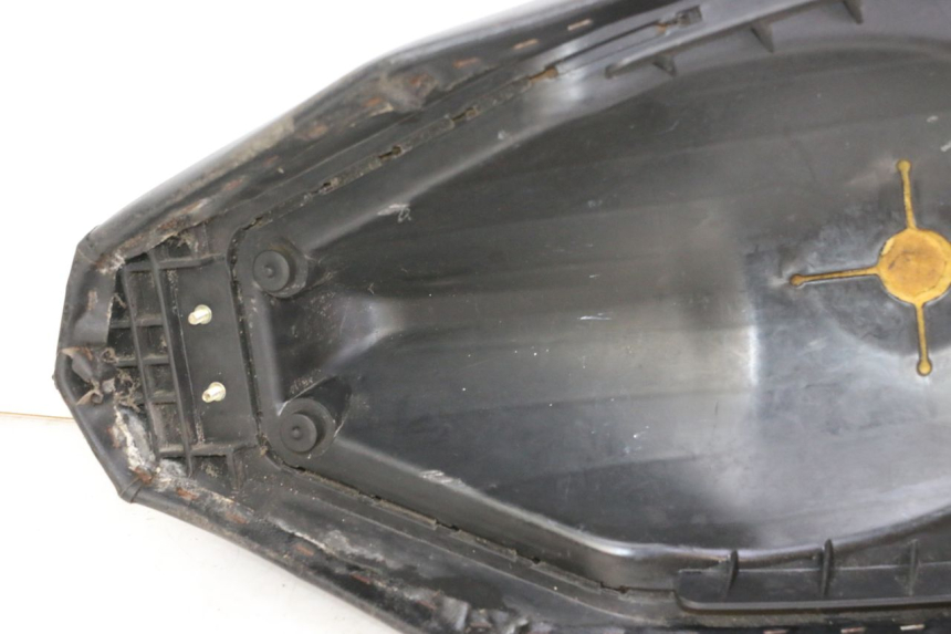 photo de ASIENTO PEUGEOT VIVACITY NEW 2T 50 (2008 - 2017) - Detalles de los puntos de fijación