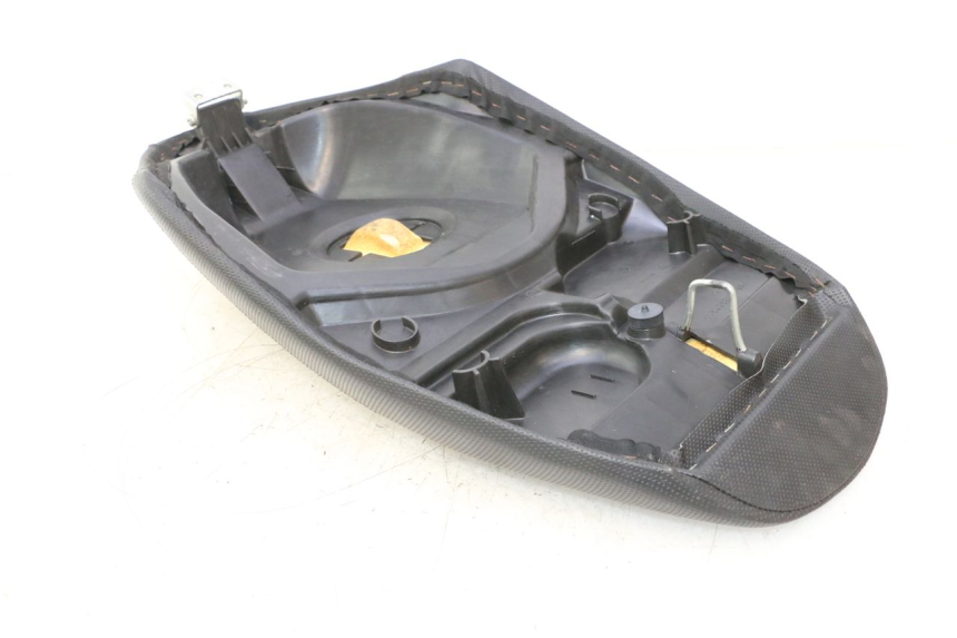photo de ASIENTO PEUGEOT VIVACITY 50 (1998 - 2003) - Detalles de los puntos de fijación