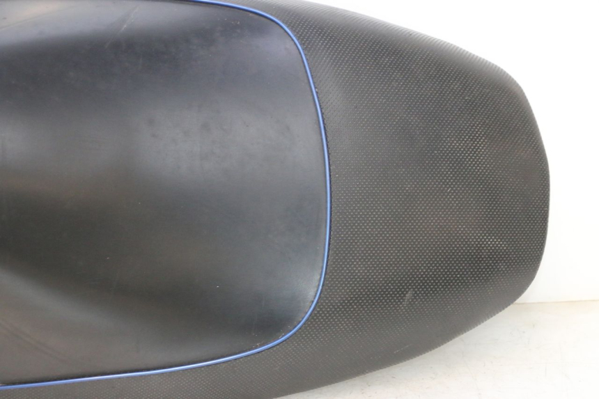photo de ASIENTO PEUGEOT VIVACITY 50 (1998 - 2003) - Enfoque en la estructura